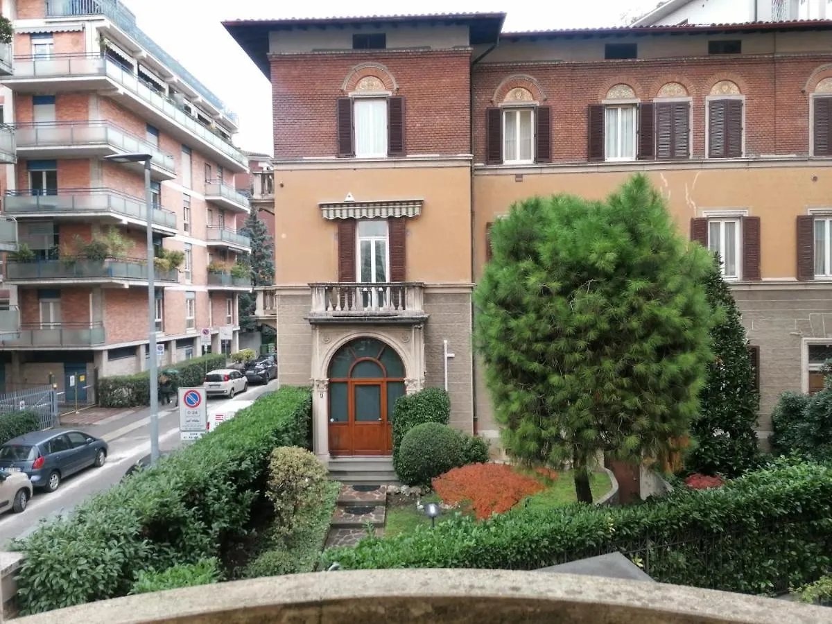 Bed And Bike - Bergamo Dream House Bed & Breakfast