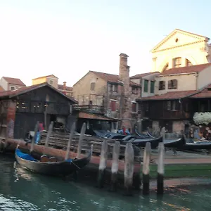 https://ca-di-rose-bb.hotelslidodijesolo.com